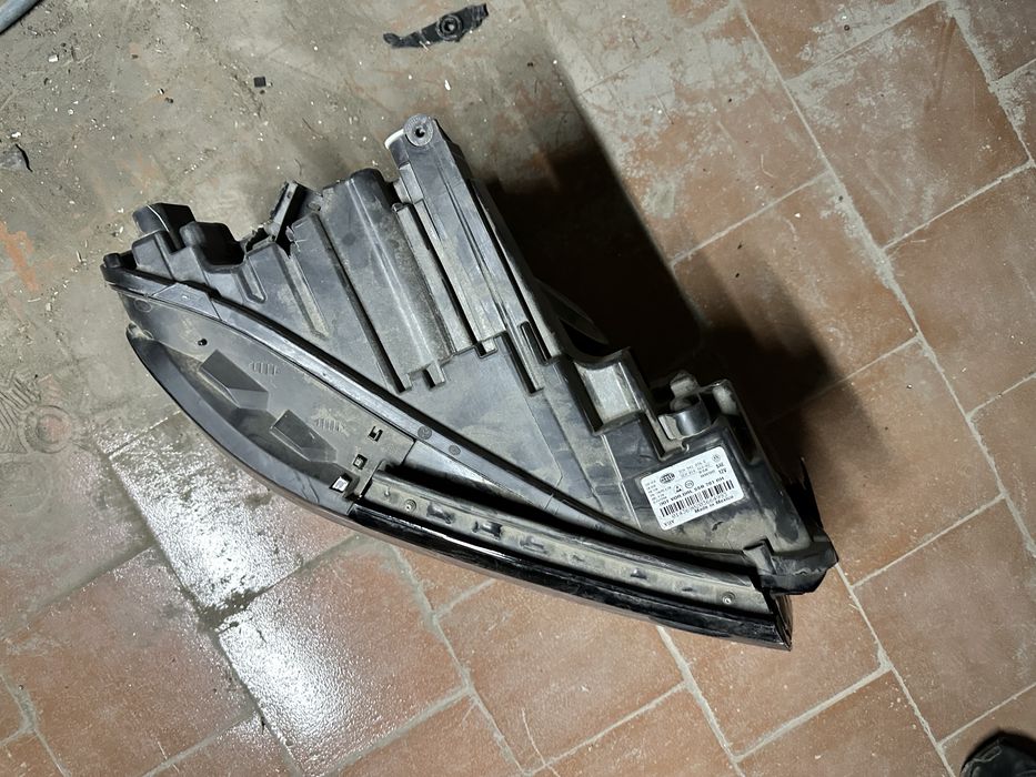 Фара правая VW Atlas Cross Sport под ремонт