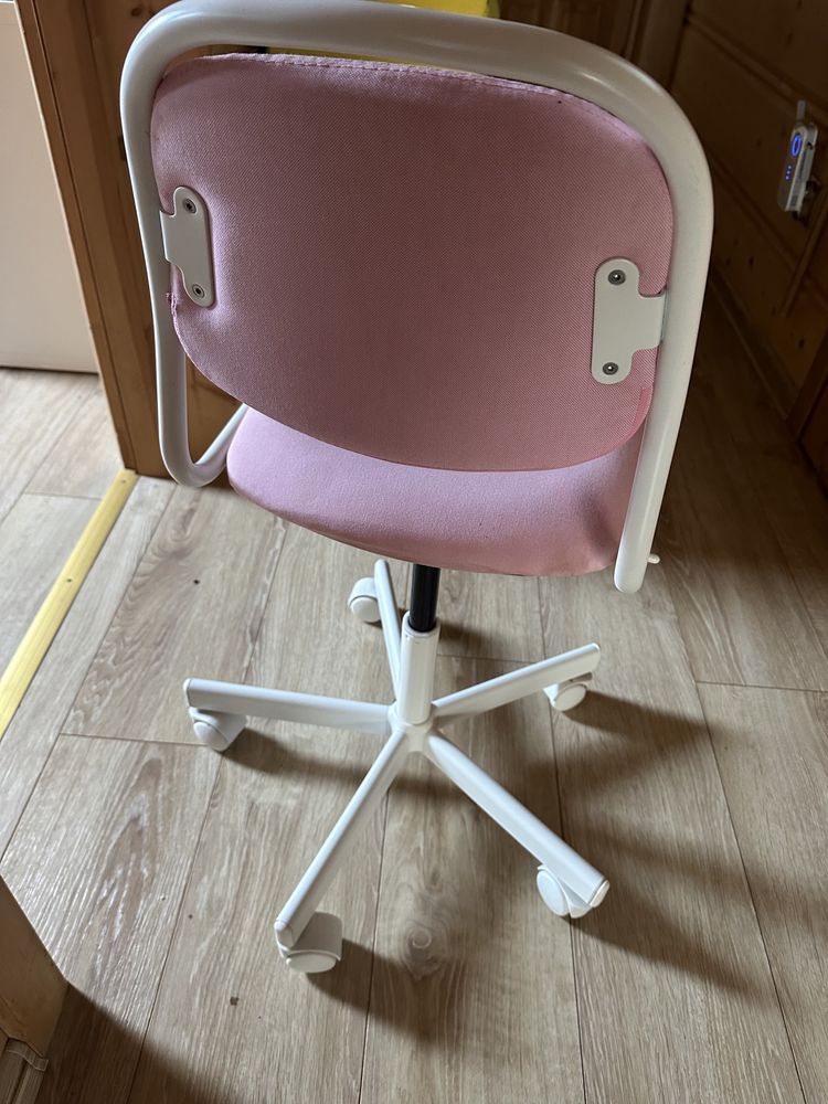 Krzesło do biurka Ikea różowe dla dzieci