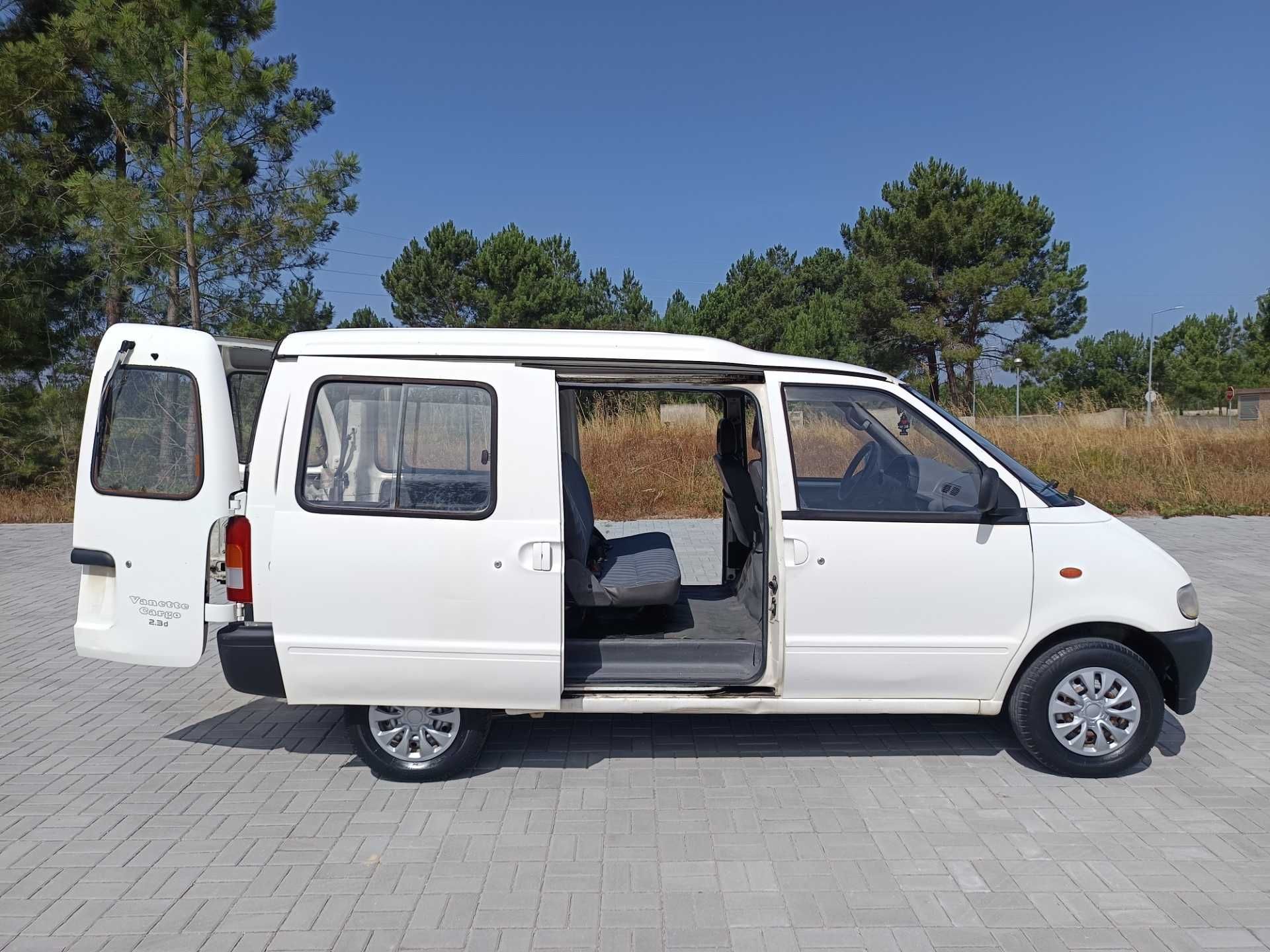 Nissan Vanette Cargo 2.3 D - 1995 - 5 Lugares