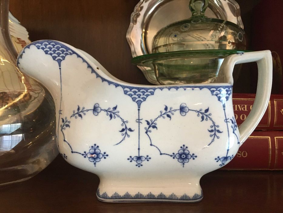 Molheira antiga azul e branca