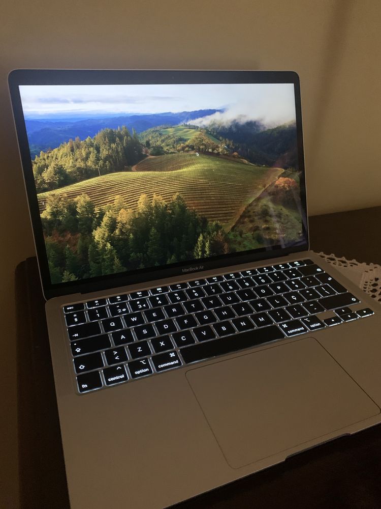 MacBook Air 13 (2020)