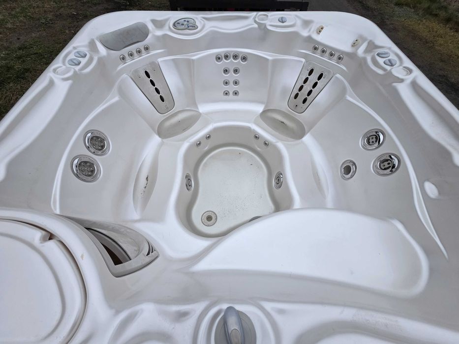 Jacuzzi ogrodowe Hot Spring 218x218 cm. Nowa pompa