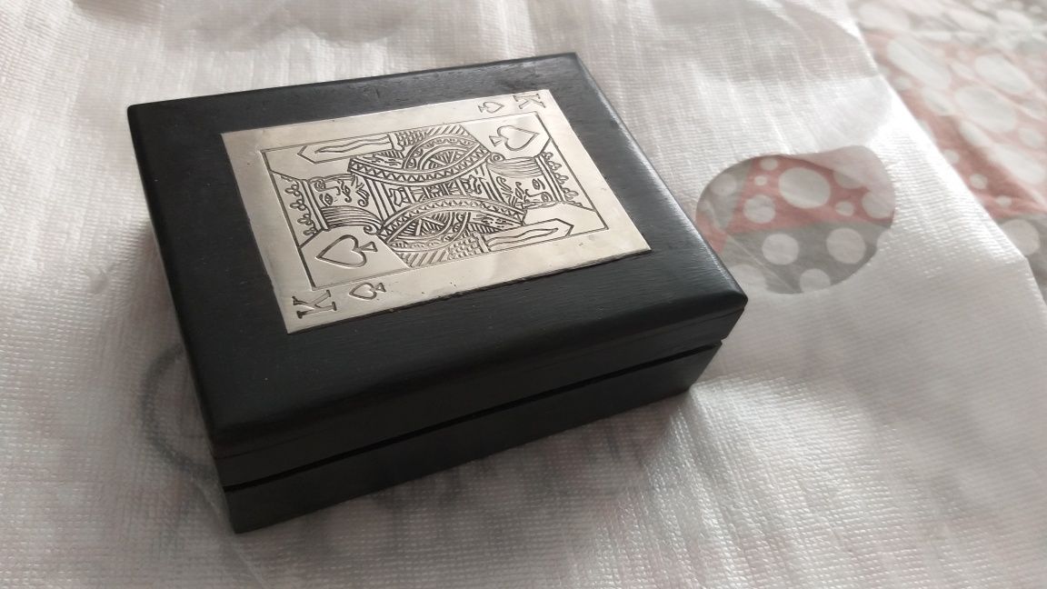 Caixa madeira cartas