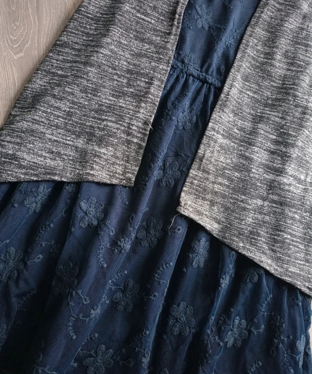 Elegancka sukienka ze sweterkiem dla dziewczynki