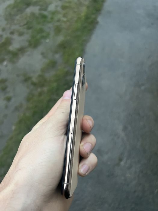 Продам айфон 11  про 256  neverlok