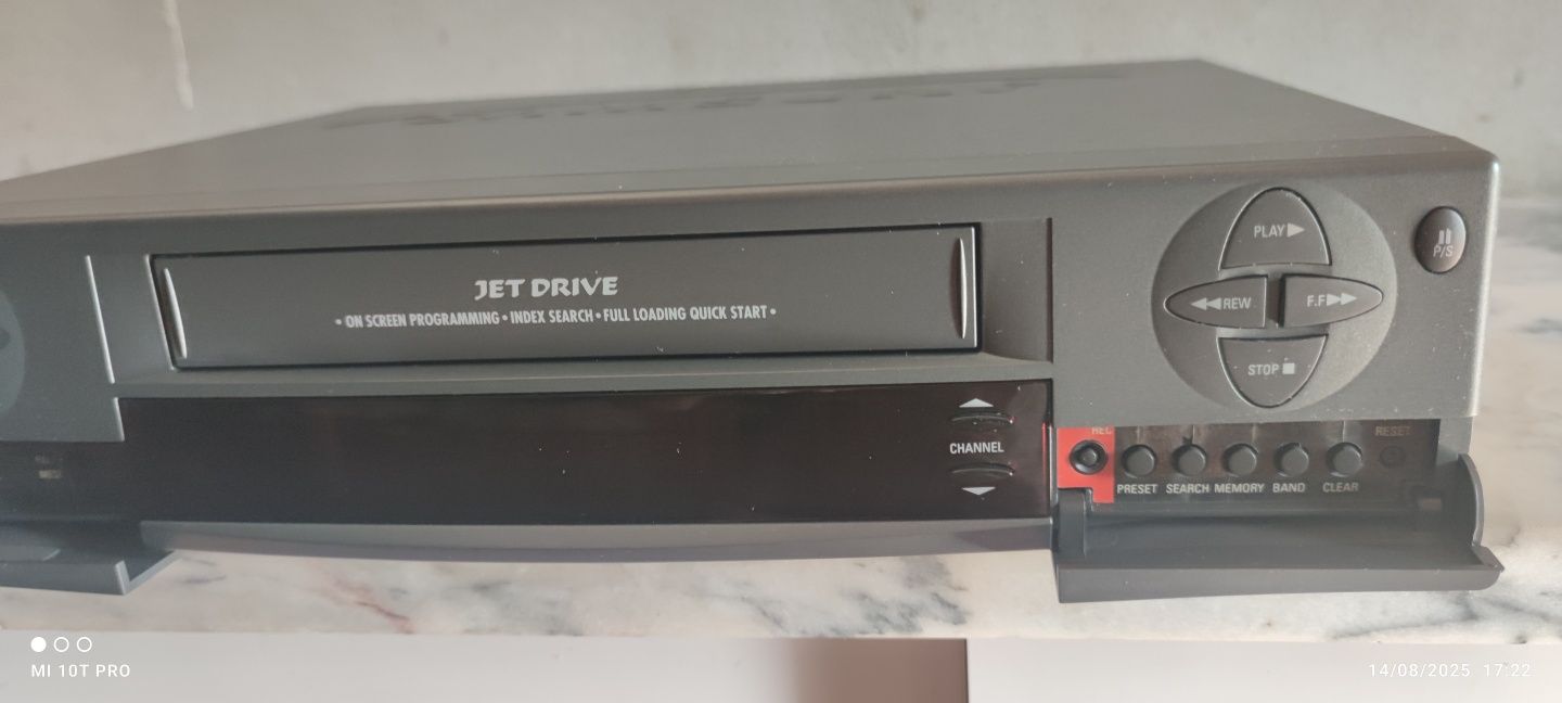 Video VHS Samsung muito bem estimado e a funcionar bem.