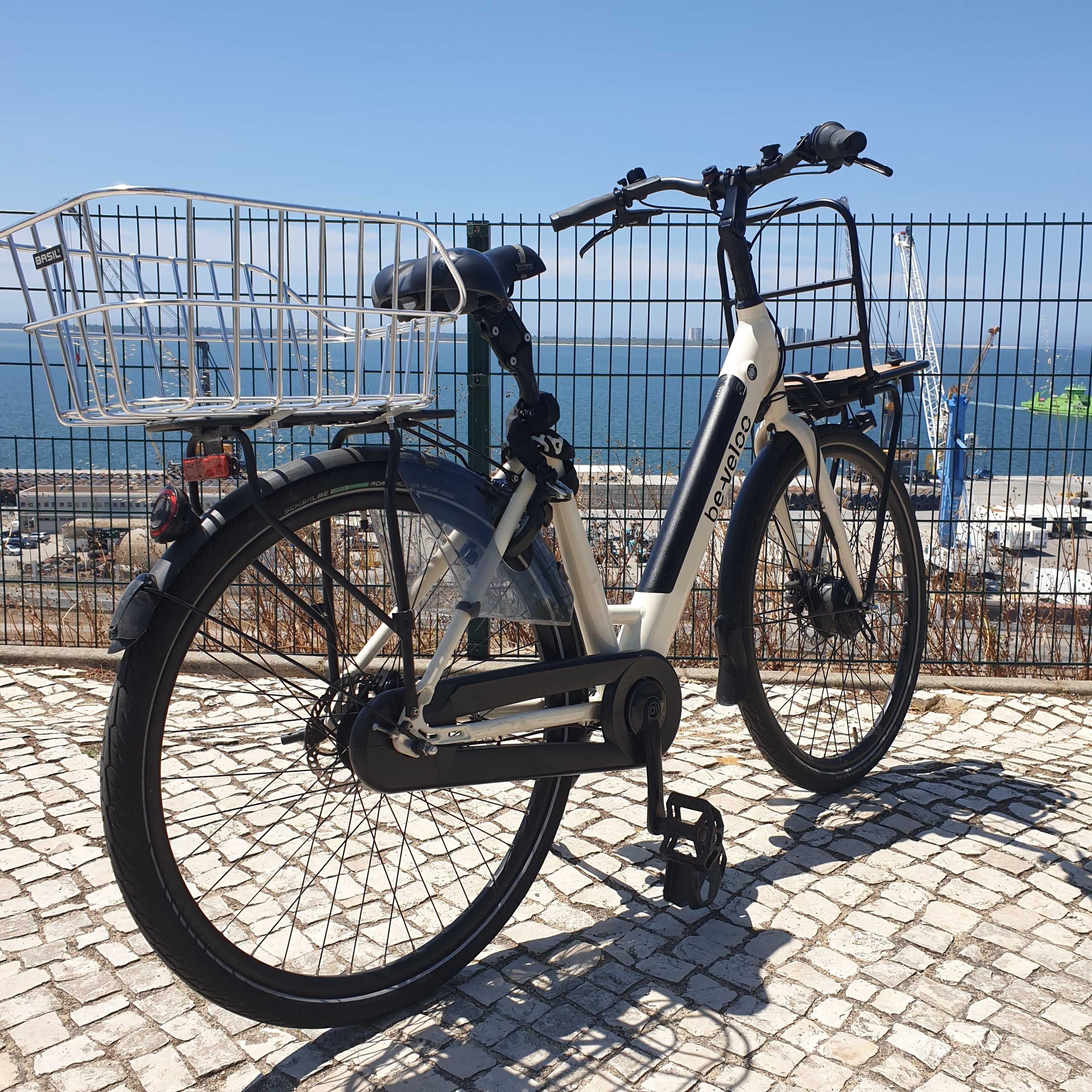 Bicicleta Elétrica - Tipo Holandesa - Marca Portuguesa - com +- 400 km