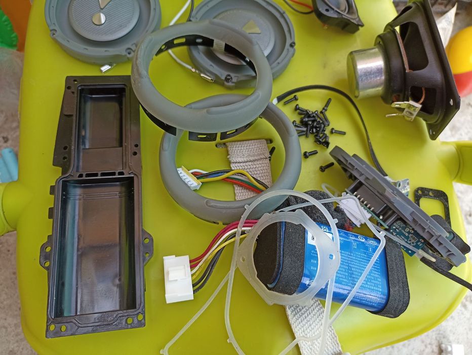 Колонка Jbl Charge 5 оригінал,розборка:задня плата батарея,динаміки..