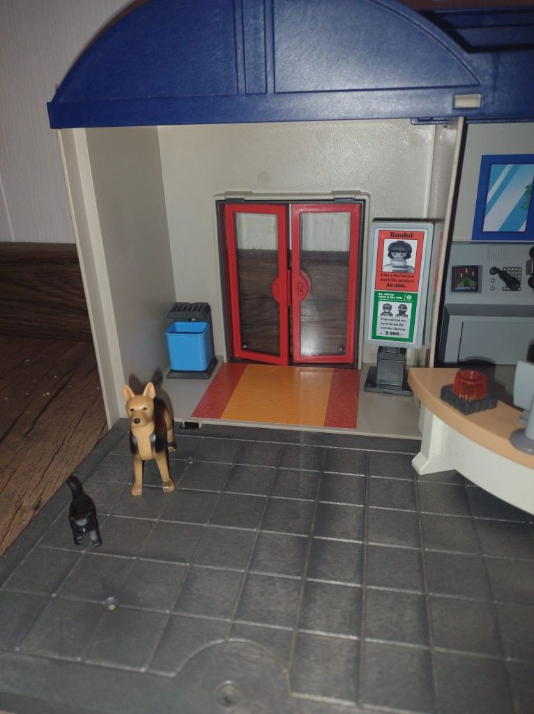Przenośny Komisariat Policji Playmobil 5689 City Action