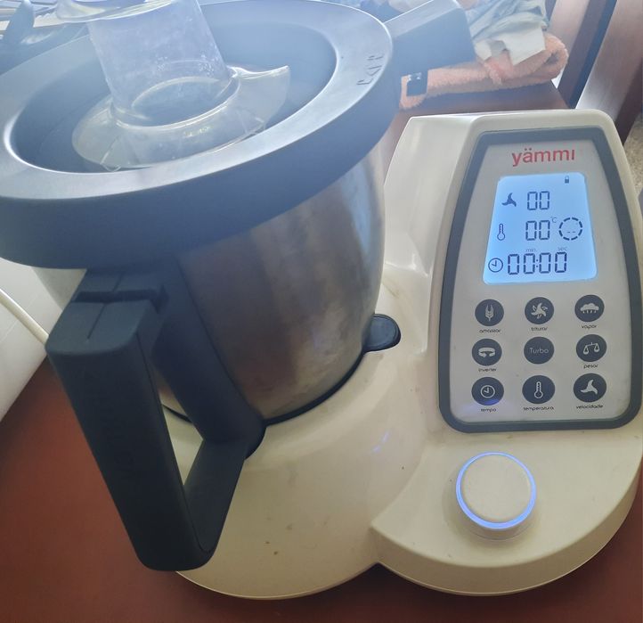 Yammi 2 com acessórios e 2 Livros