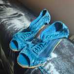 Buty na koturnie