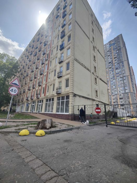 Продаж НФ 110метрів фасад Клавдійвська 40А з орендарями