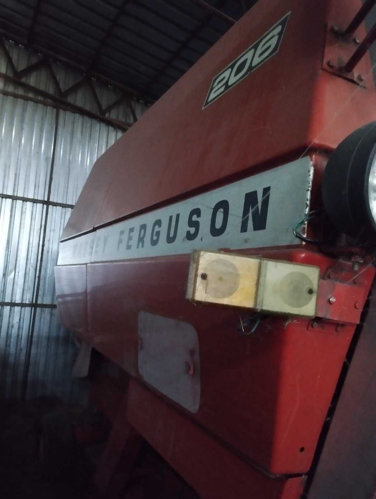 Комбайн Massey Ferguson 206