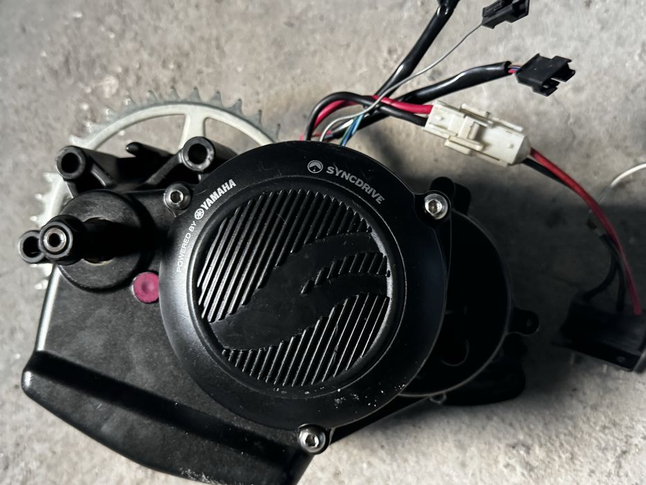 Rama GIANT XL + silnik Yamaha SyncDrive NOWE (rower elektryczny)