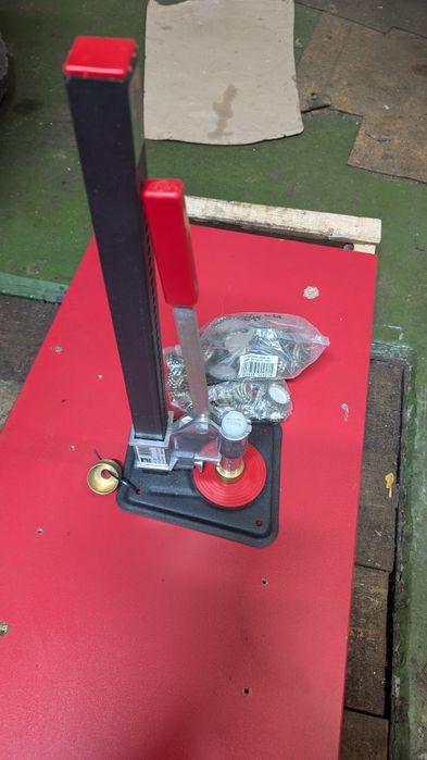 Укупорщик кроне кришок пробок з Італії