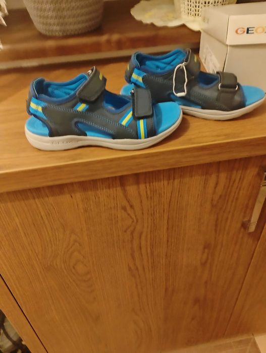 Nowe sandały chłopięce Geox
