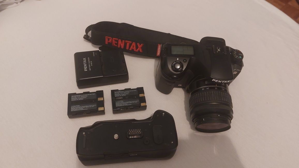 Pentax K20d grip obiektyw 18-55 dwie barerie ladowarka