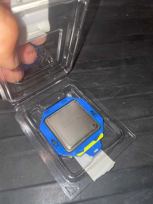 Intel Xeon E5-2640 (SR0KR) 6C/12T, 2,50 GHz / 3,00 GHz Turbo, LGA2011