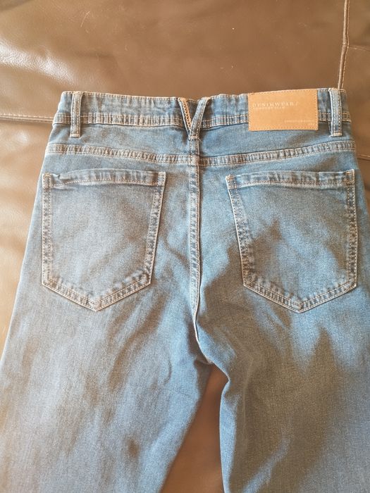 Calças de ganga novas