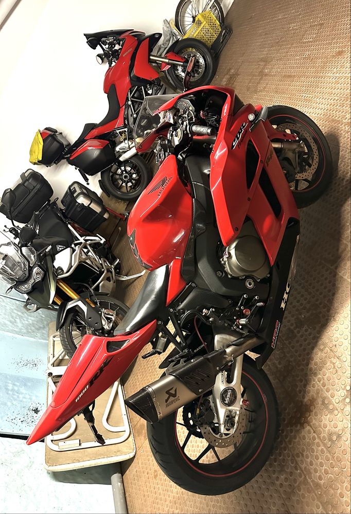 Honda CBR1000RR Fireblade (SC57)