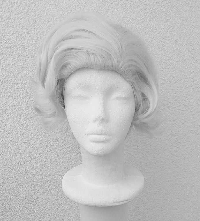Szara siwa peruka z lokami krótka bez grzywki cosplay Astarion wig