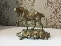 Антикварный конь статуэтка, лошадь латунь Италия