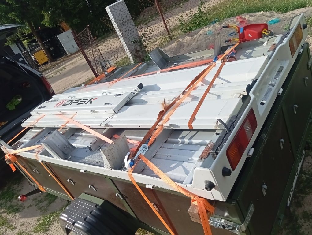 Paka skrzynia przyczepka światła burty podłoga pickup projekt