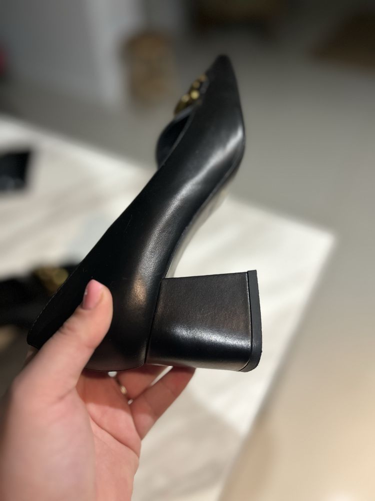 Czarne czółenka Massimo Dutti 38