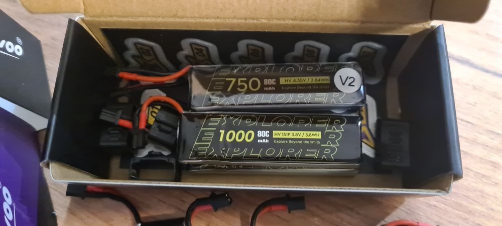 Flywoo firefly18  1S o4 BNF-DJI, 8 baterii ładowarka