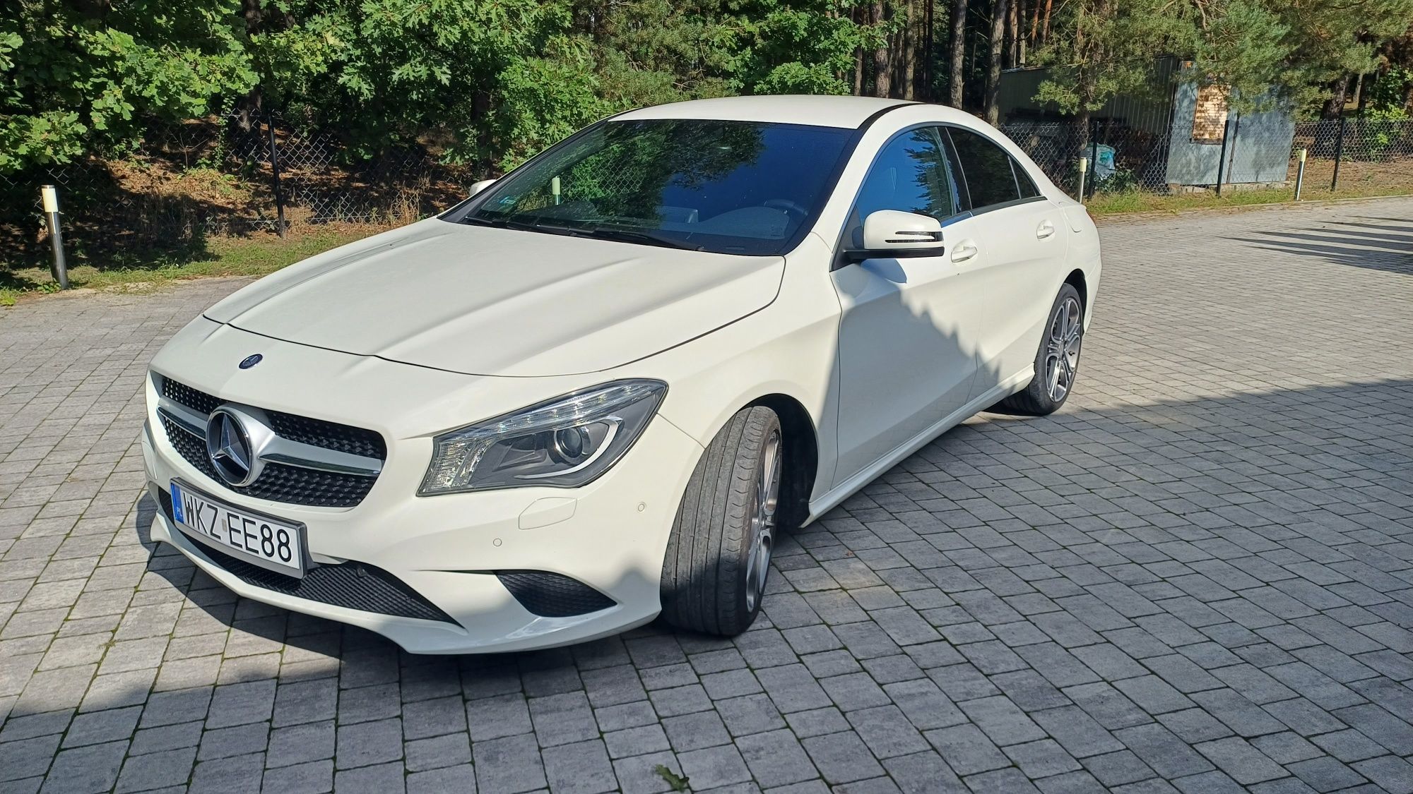 Mercedes Benz CLA 200