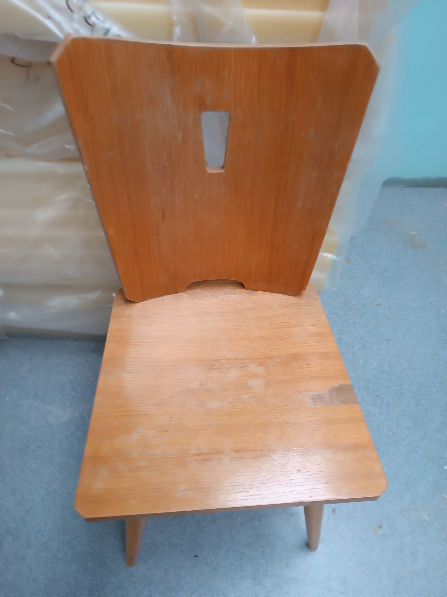 Drewniane krzesło vintage retro