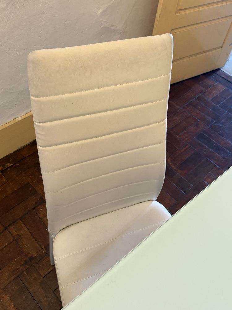 Vendo essa mesa em otimas condicoes,interessados e so chamad que negoc