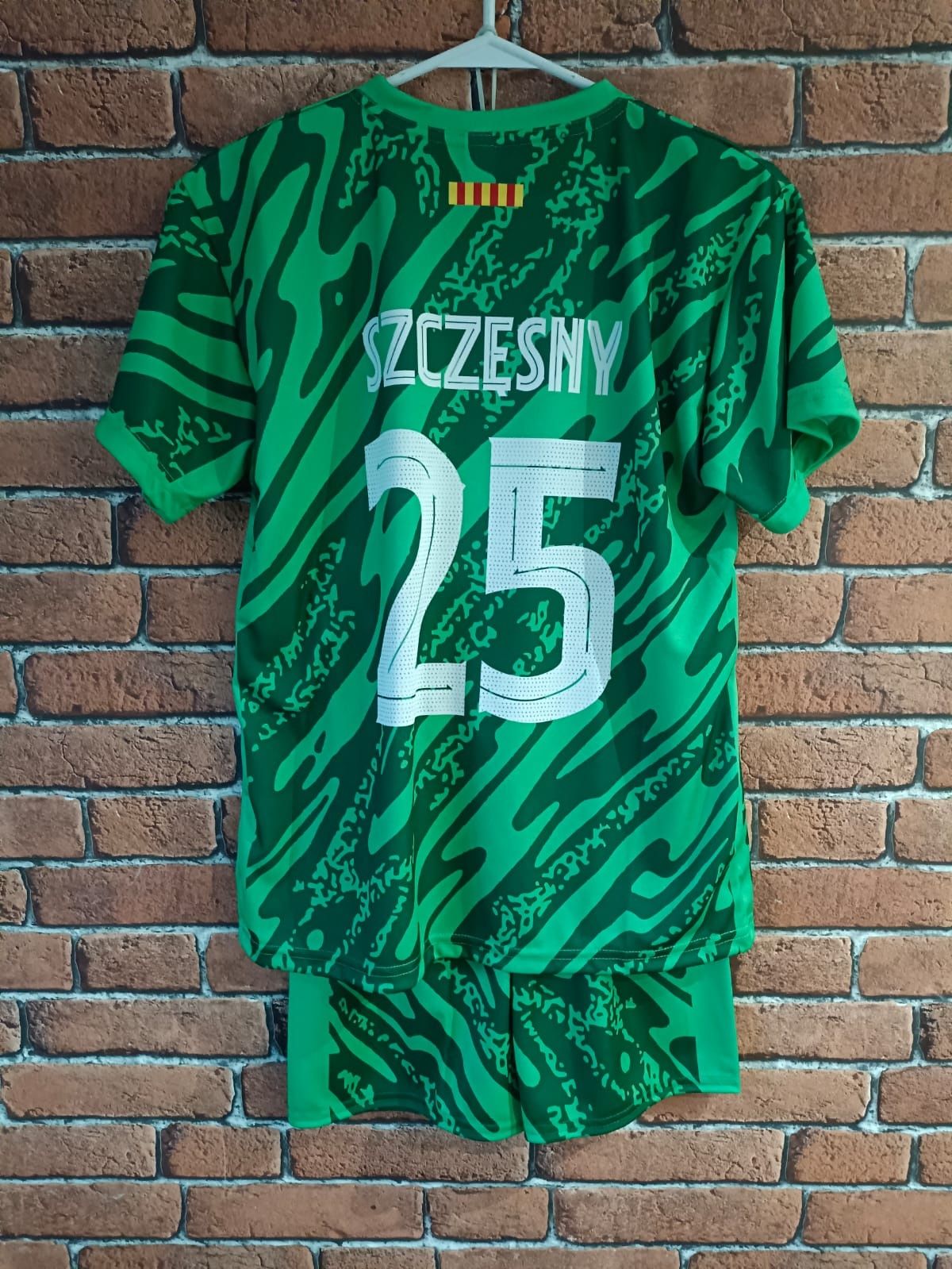 Strój bramkarski dziecięcy FC Barcelona Szczęsny rozm. 158