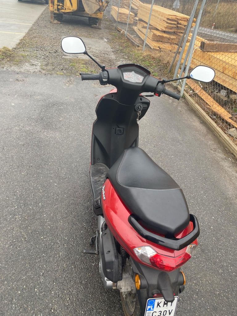 Skuter Peugeot Kisbee 4T r.2021
