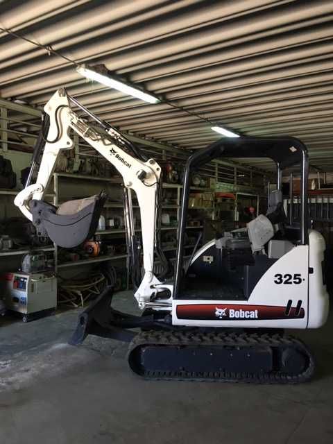 Mini giratoria - escavadora Bobcat 325