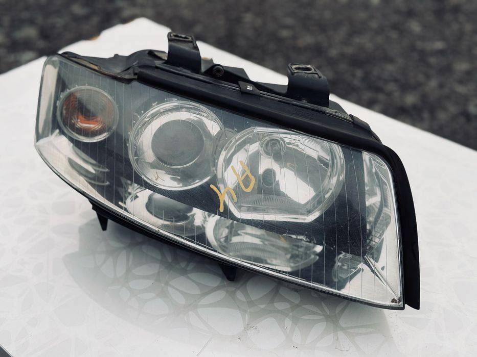 Фари Ауді А4 Б6 фара права ліва Audi A4 B6 галоген перід розборка