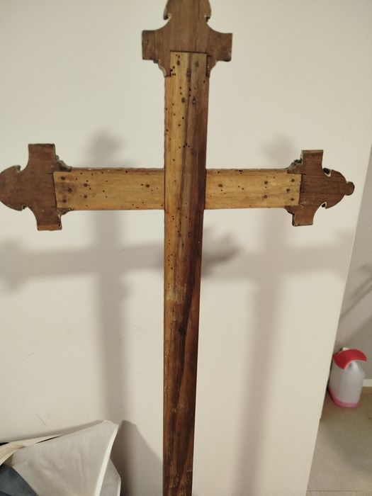 Crucifixo em madeira antigo