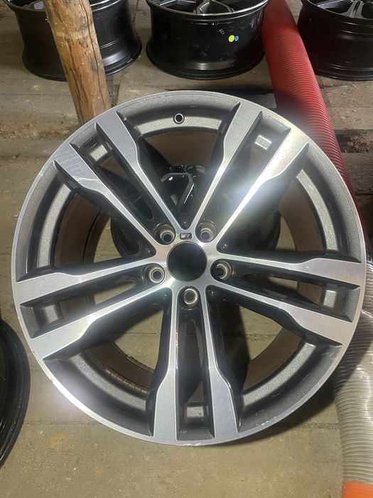 1x FELGA 20 BMW X5 F15 X6 F16 11 X 20 ET 37 WZ - 468M