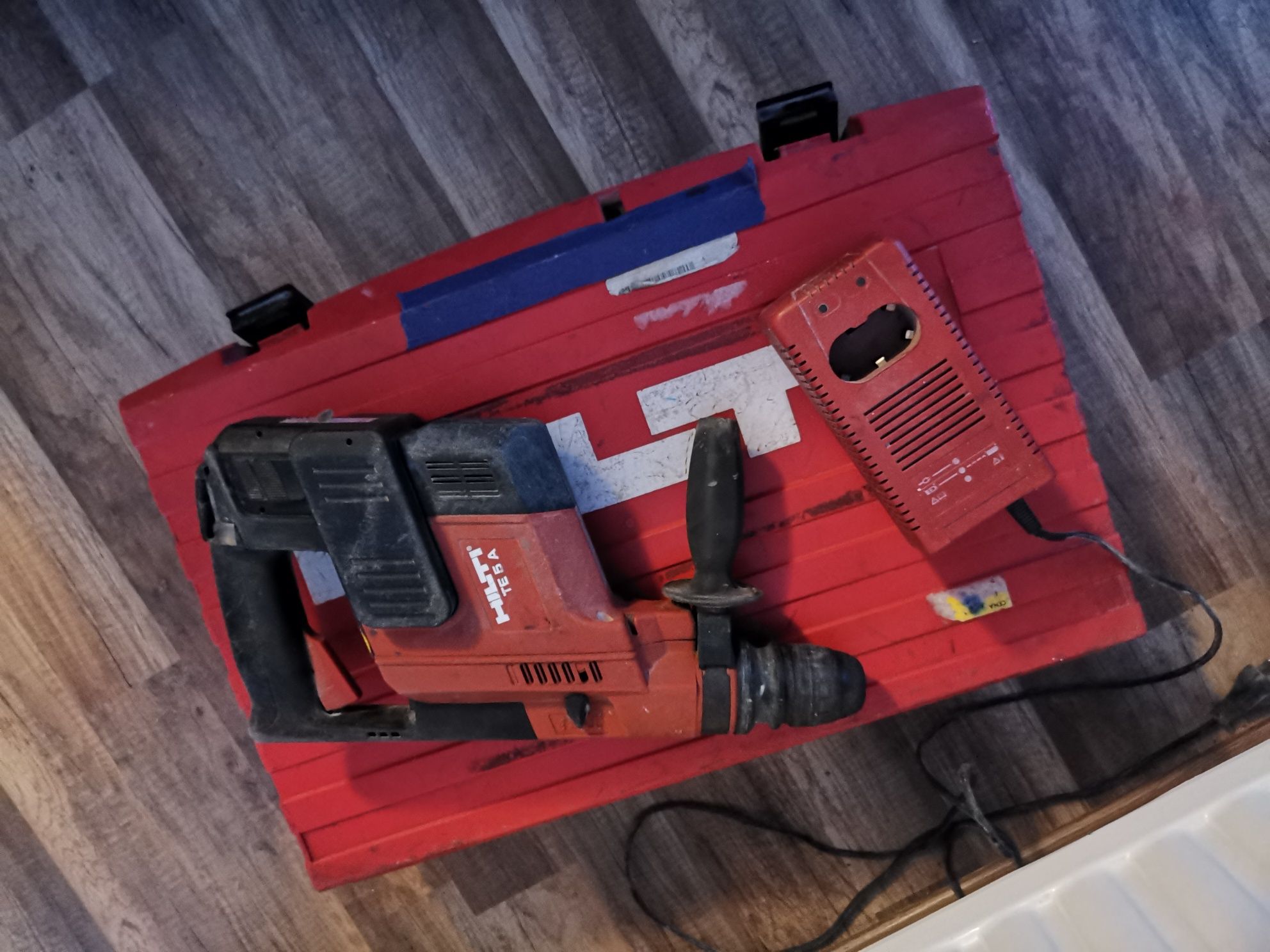 Hilti Te5A wiertarka udarowa ładowarka bateria walizka