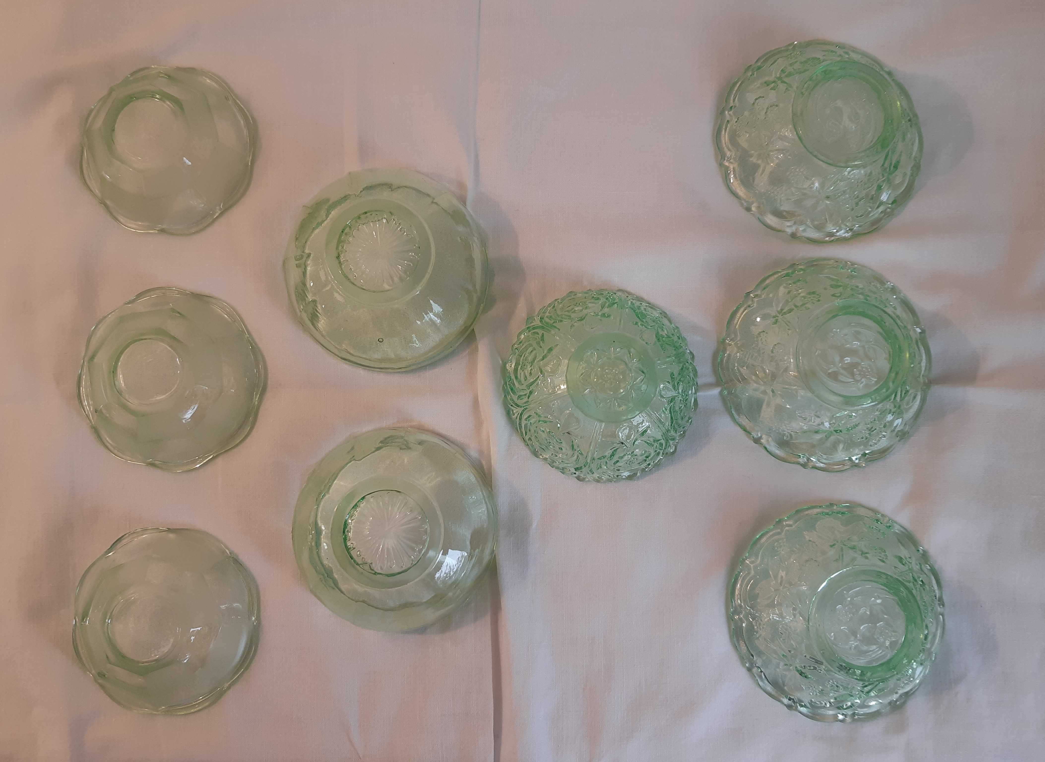 Conjunto de 9 Tacinhas Antigas em Vidro Verde