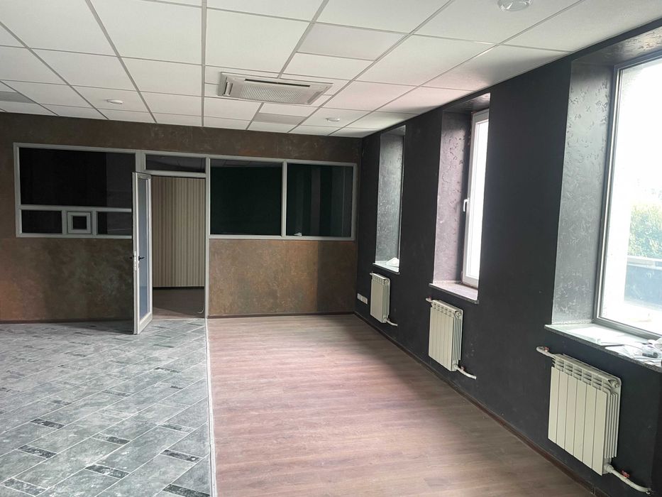 Аренда фасадного помещения 350 м2, ул. Вадима Гетьмана 27, рядом метро