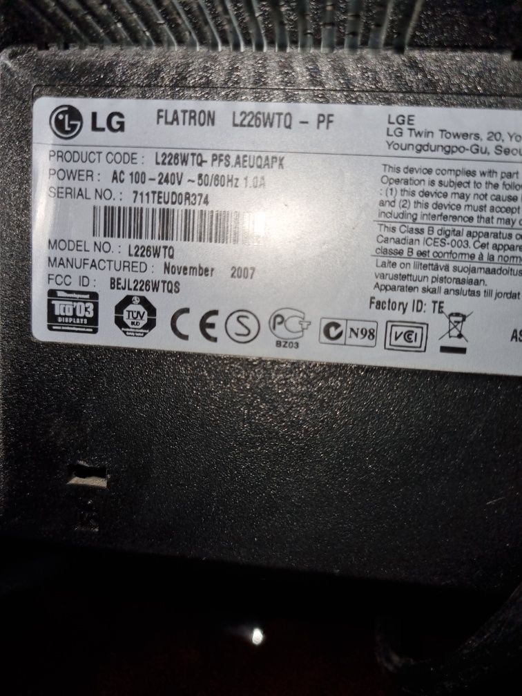 Монітор LG  L226WTQ