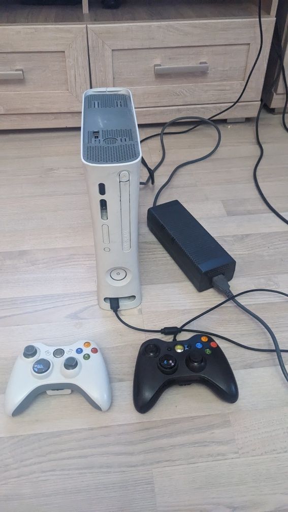 Ігрова приставка X Box 360