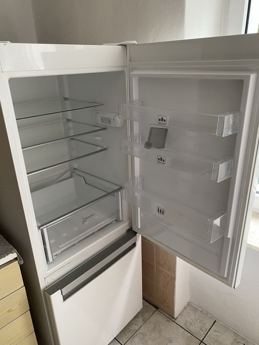 Lodówka  whirlpool blf 5121 w