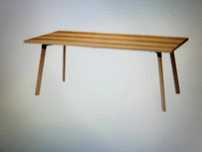 mesa de jantar e cadeiras