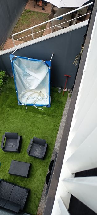 Vendo piscina em bom estado com bomba da marca Intex