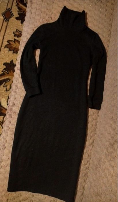 Тепленька сукня міді