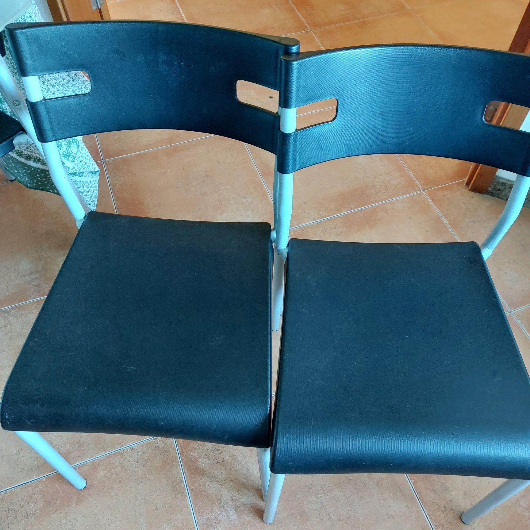 Mesa e 4 cadeiras do ikea