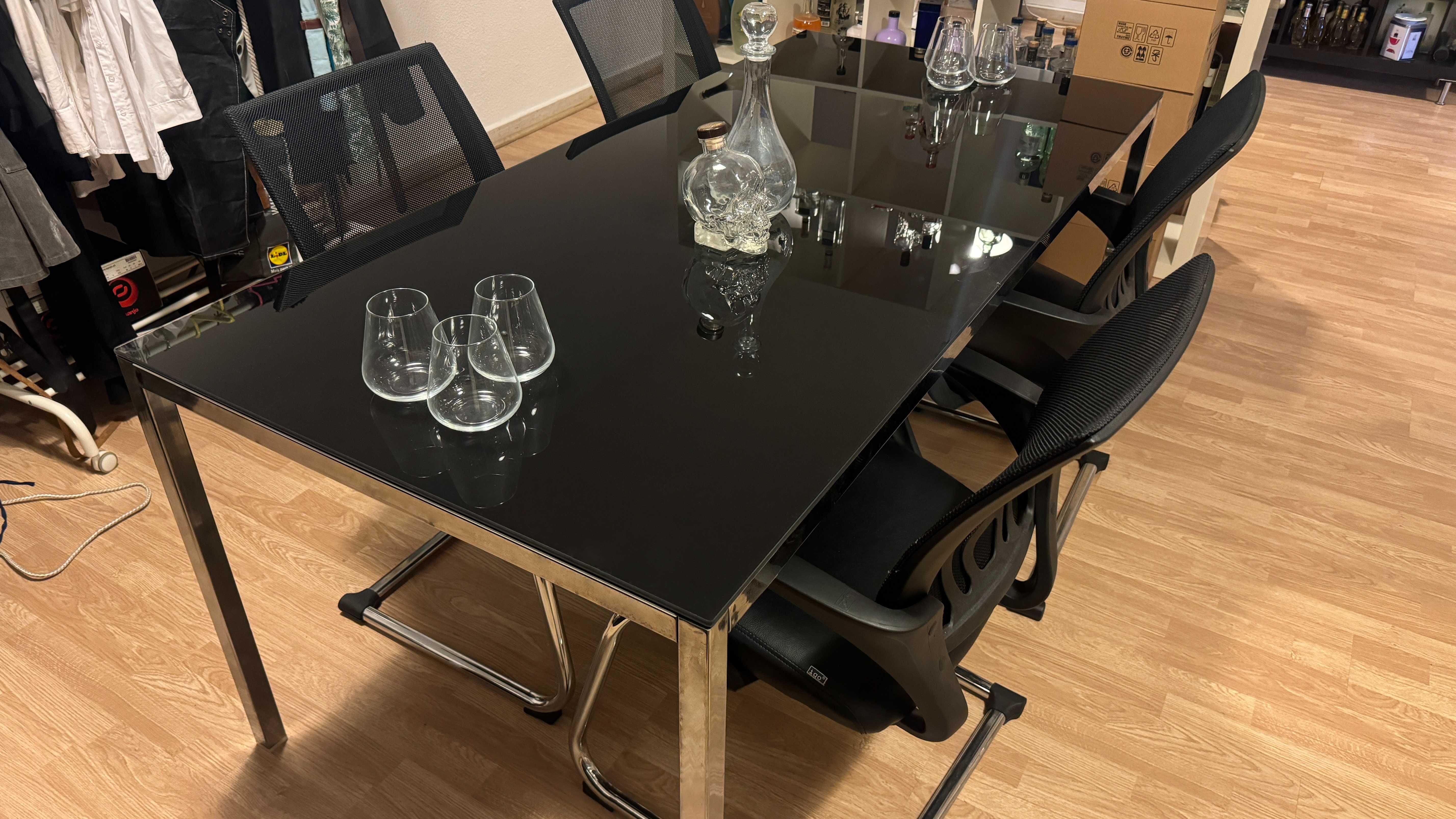 Mesa Refeição Reunião TORSBY IKEA Preta em vidro - Sem cadeiras