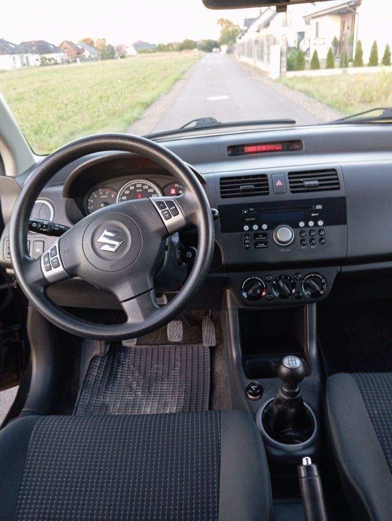 Suzuki Swift 1.3 benzyna bezwypadkowe srewisy